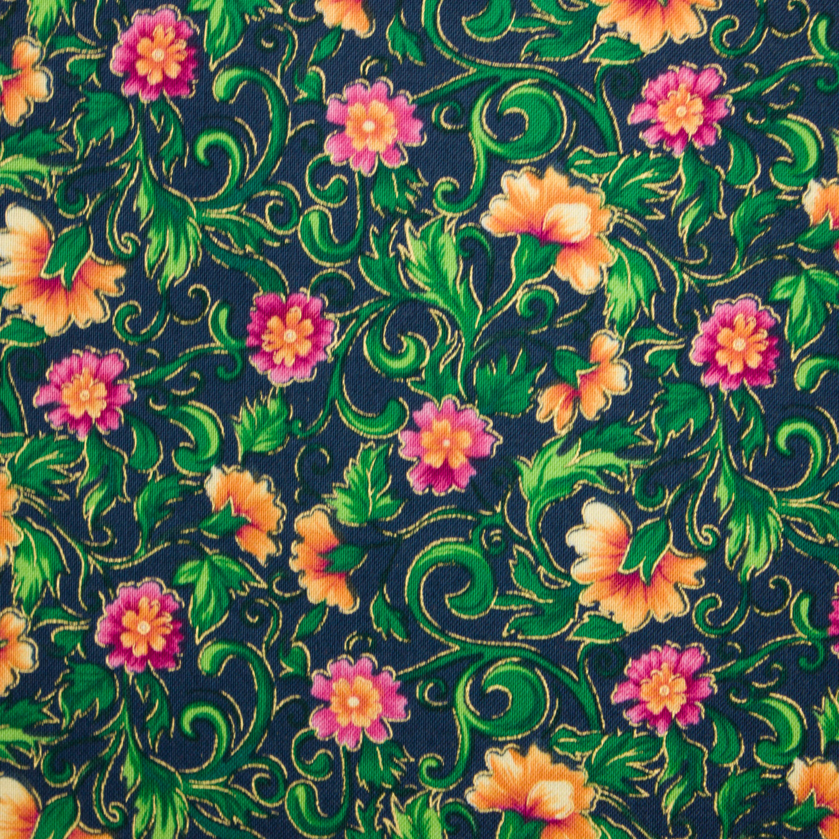 Katoen blauw met roze en oranje bloemen